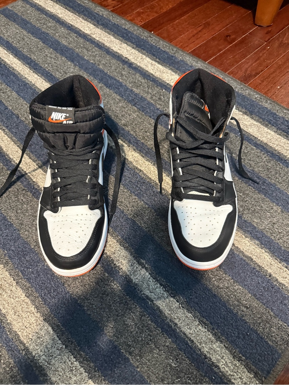 Air Jordan 1 Retro High OG “Electro Orange”. Men’s size 10US